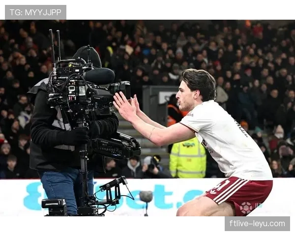 赖斯职业生涯回顾:从新星崛起到英超核心的闪耀之路 赖斯职业生涯回顾:从新星崛起到英超核心的闪耀之路