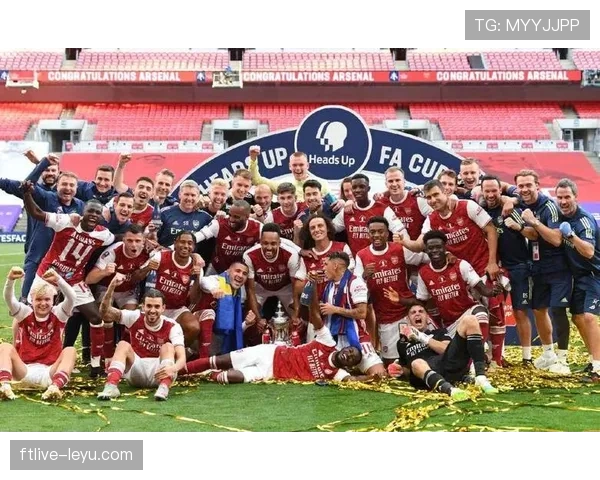 德甲转会市场火热,豪门争抢新星引关注 德甲转会市场火热,豪门争抢新星引关注