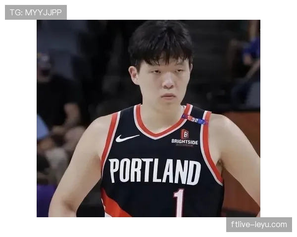 杨瀚森低位对抗主力中锋拉开空间提升外线效率
